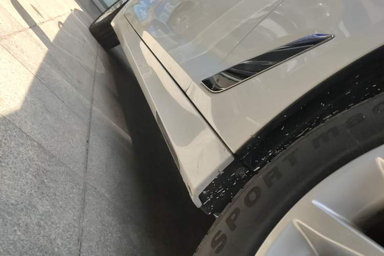 Used BMW 5 Series 2021 525Li Luxury Package Right Side Sill