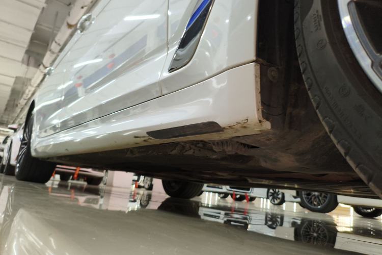 Used BMW 5 Series 2021 530Li Leading Model M Sport Package Right Side Sill