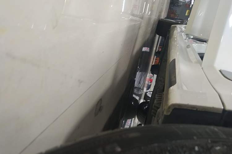 Used BMW 5 Series 2021 525Li M Sport Package Right Side Sill