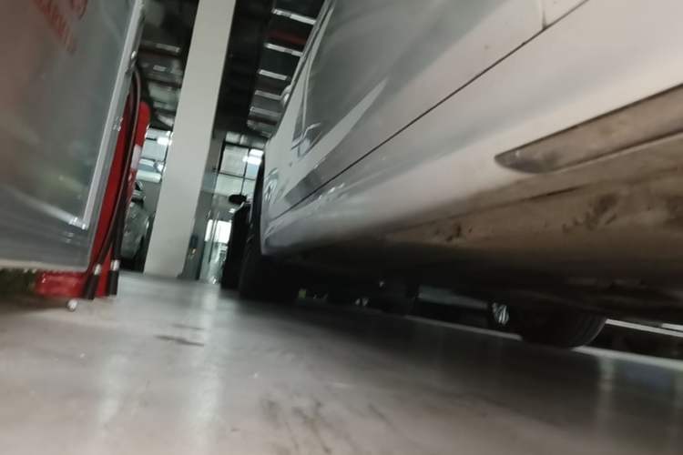 Used BMW 5 Series 2021 530Li Leading Model M Sport Package Right Side Sill