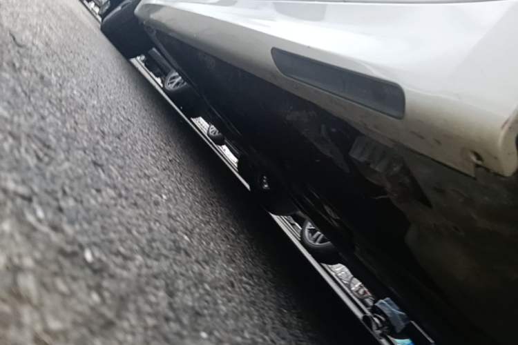 Used BMW 5 Series 2021 530Li Leading Model M Sport Package Right Side Sill