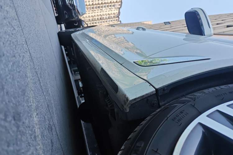 Used BMW 5 Series 2021 530Li xDrive Luxury Package Right Side Sill