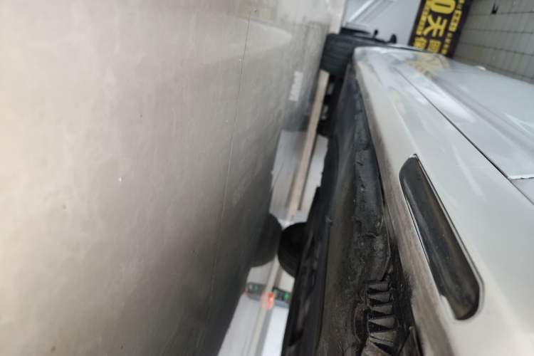 Used BMW 5 Series 2021 525Li Luxury Package Right Side Sill