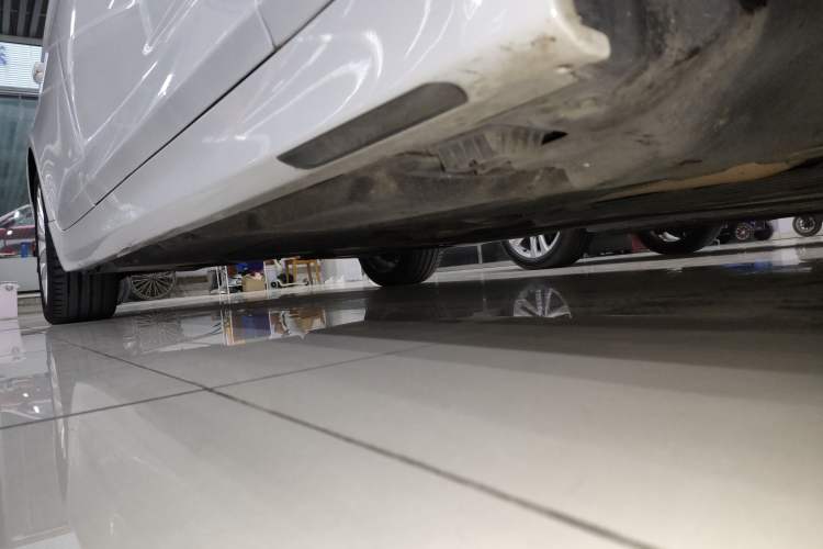 Used BMW 5 Series 2021 525Li Luxury Package Right Side Sill
