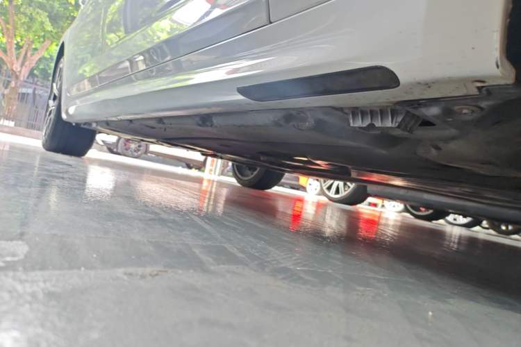 Used BMW 5 Series 2021 530Li Luxury Edition M Sport Package Right Side Sill