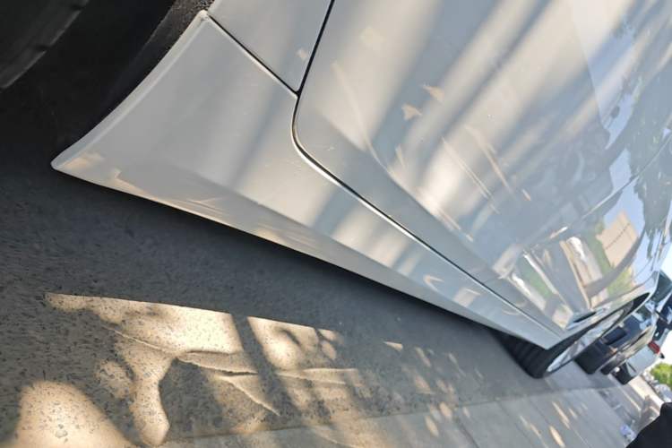 Used BMW 5 Series 2021 525Li Luxury Package Right Side Sill