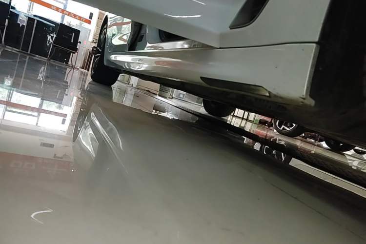 Used BMW 5 Series 2021 525Li M Sport Package Right Side Sill