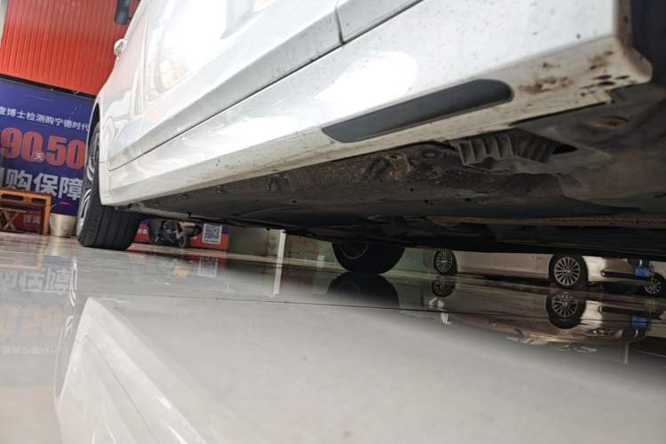 Used BMW 5 Series 2021 530Li Leading Luxury Package Right Side Sill