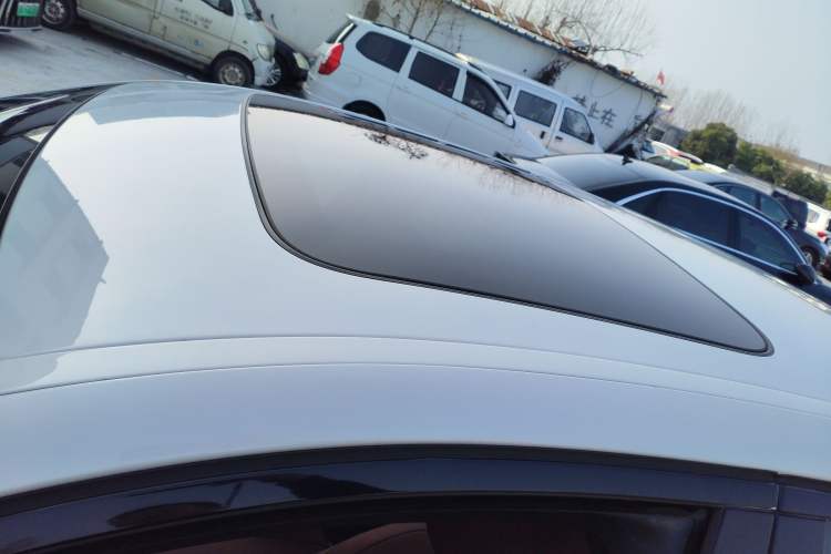 Used BMW 5 Series 2021 525Li Luxury Package Roof