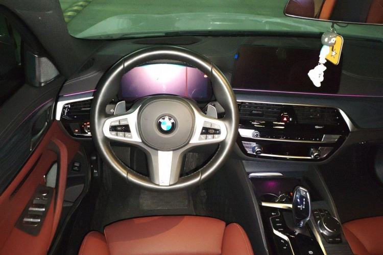 Used BMW 5 Series 2021 530Li Luxury Edition M Sport Package Steering Wheel
