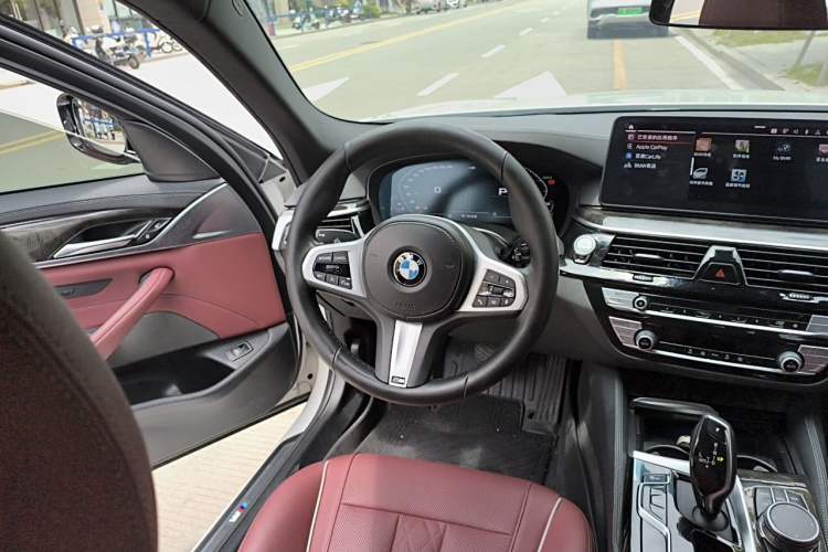 Used BMW 5 Series 2021 525Li M Sport Package Steering Wheel