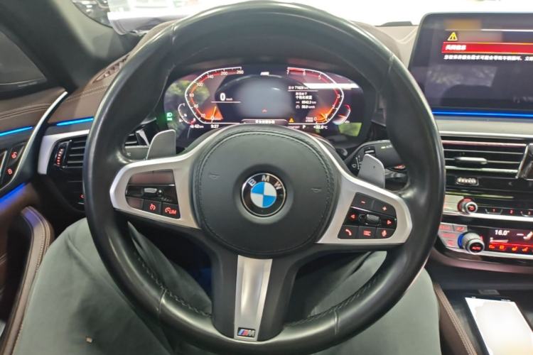 Used BMW 5 Series 2021 530Li Luxury Edition M Sport Package Steering Wheel