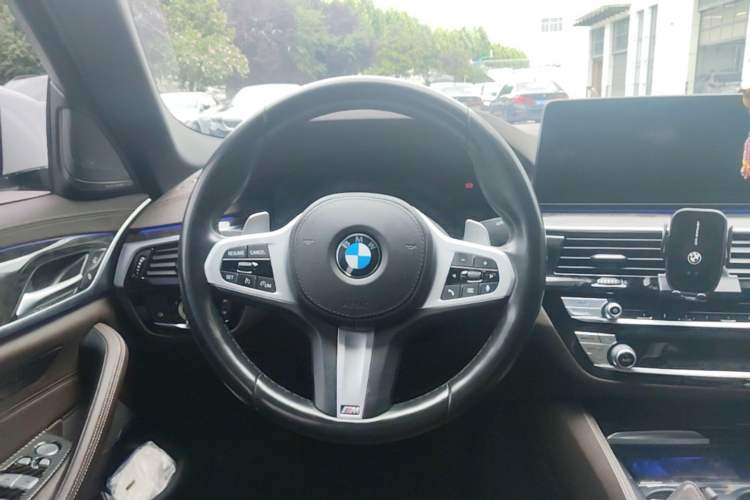 Used BMW 5 Series 2021 530Li Luxury Edition M Sport Package Steering Wheel