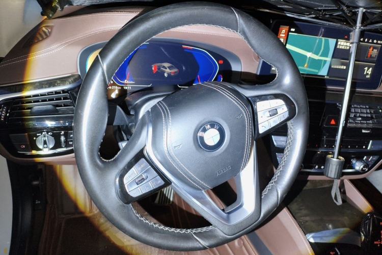 Used BMW 5 Series 2021 525Li Luxury Package Steering Wheel