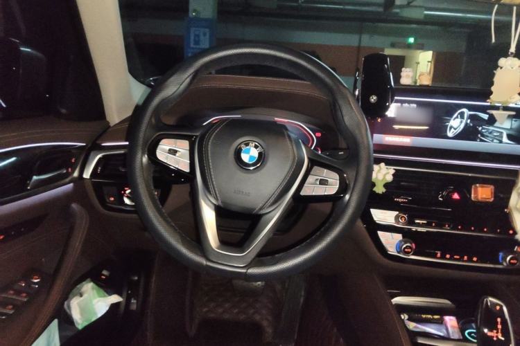 Used BMW 5 Series 2021 525Li Luxury Package Steering Wheel