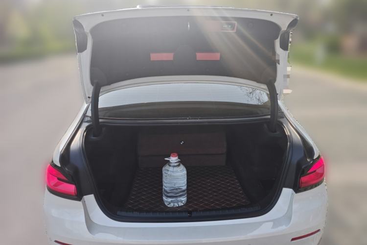 Used BMW 5 Series 2021 530Li xDrive Luxury Package Trunk