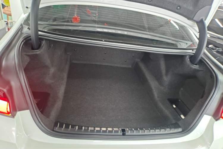 Used BMW 5 Series 2021 Facelifted 525Li M Sport Package Trunk