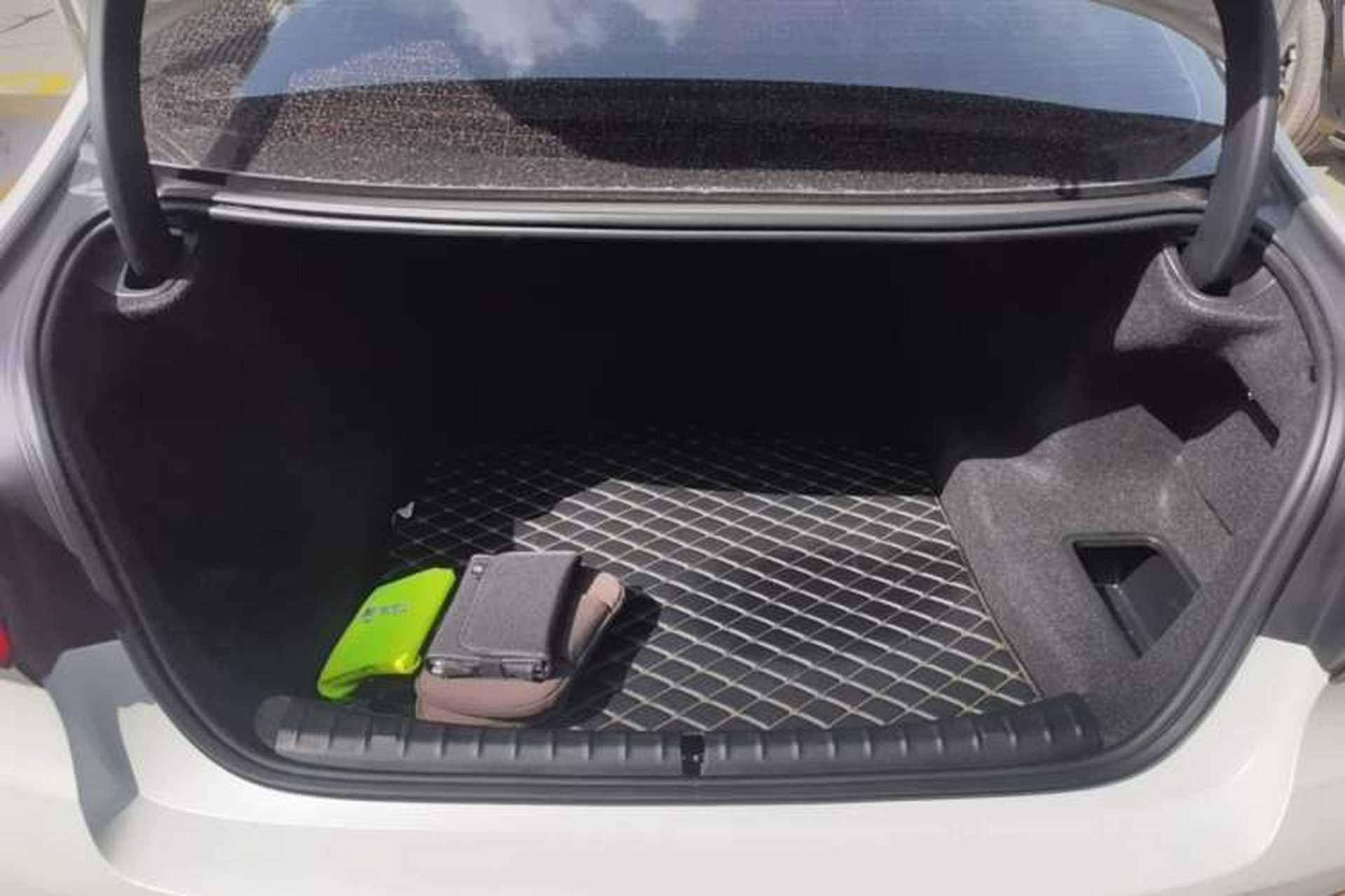 Used BMW 5 Series 2021 Updated Version 525Li Luxury Package Trunk