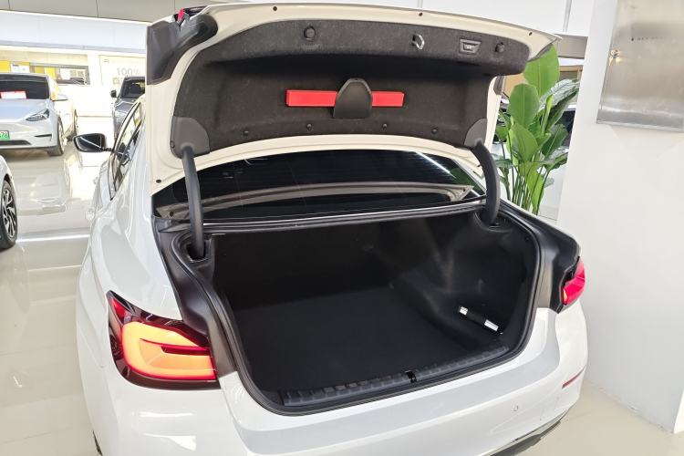 Used BMW 5 Series 2021 Updated Version 525Li Luxury Package Trunk