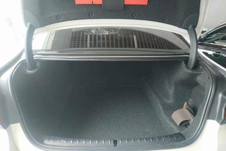 Used BMW 5 Series 2021 Restyled 530Li Leading Edition Luxury Package Trunk