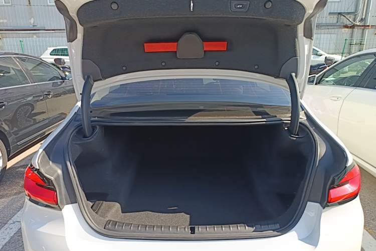 Used BMW 5 Series 2021 525Li Luxury Package Trunk