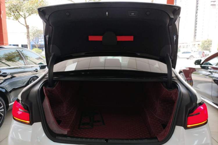 Used BMW 5 Series 2021 525Li M Sport Package Trunk