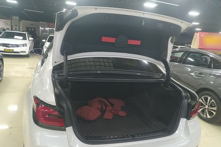 Used BMW 5 Series 2021 525Li M Sport Package Trunk