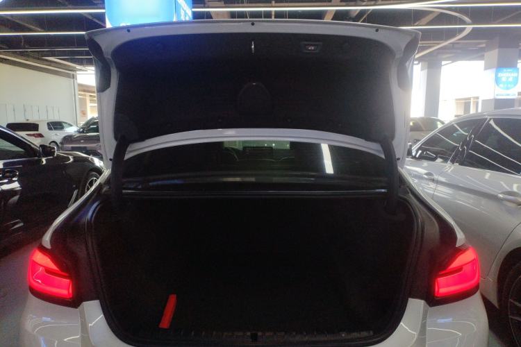 Used BMW 5 Series 2021 525Li Luxury Package Trunk