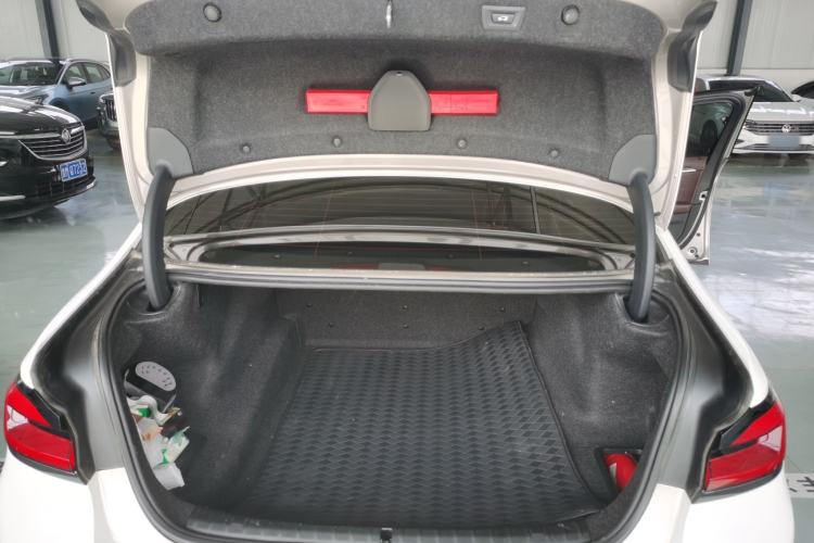 Used BMW 5 Series 2021 Updated Version 525Li Luxury Package Trunk