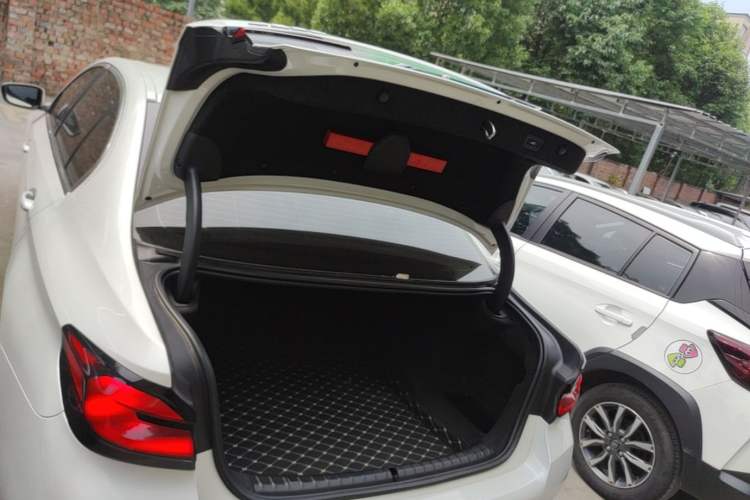 Used BMW 5 Series 2021 Facelifted 525Li M Sport Package Trunk