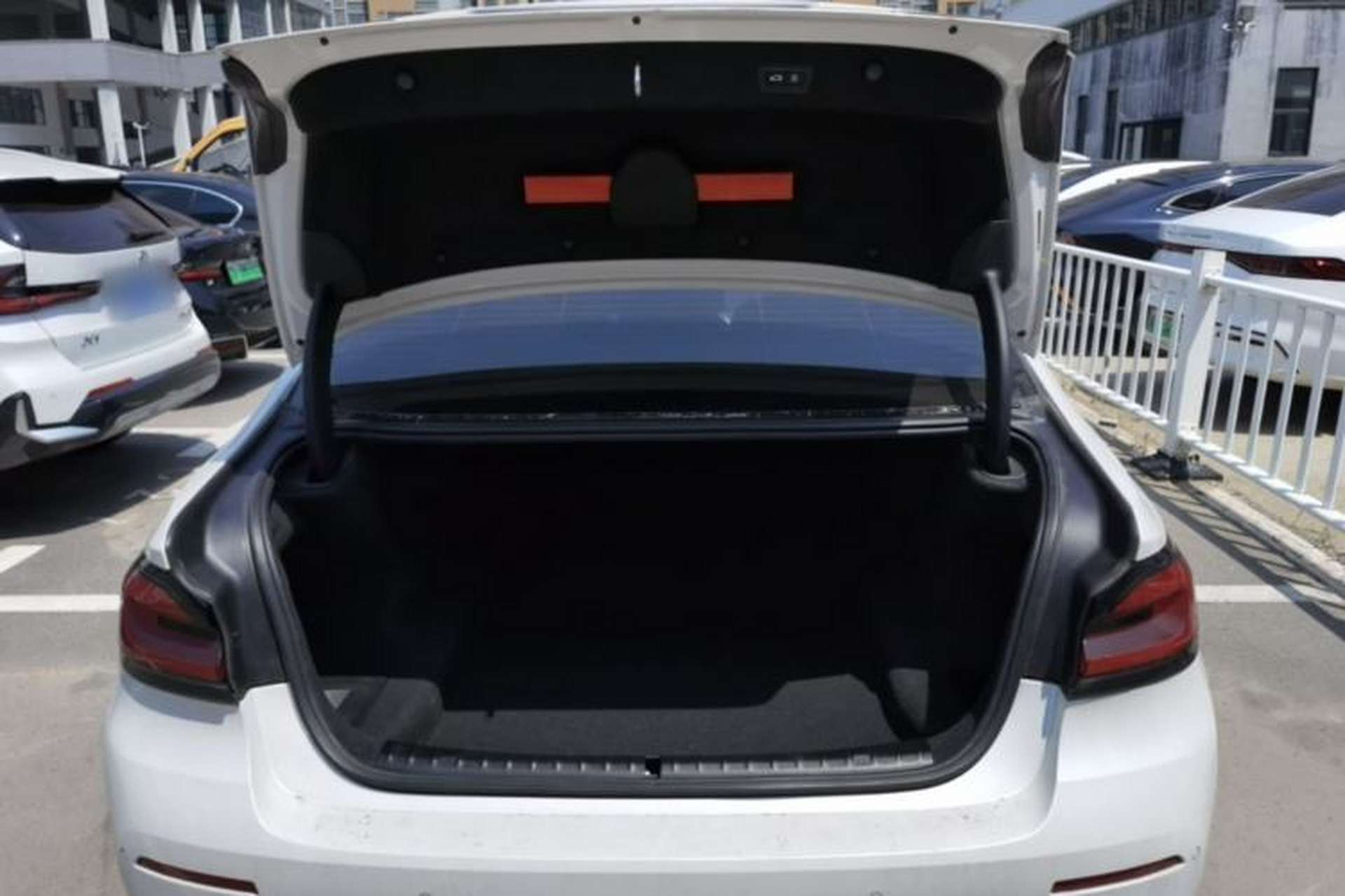 Used BMW 5 Series 2021 530Li Leading Luxury Package Trunk
