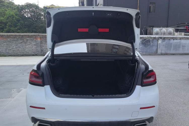 Used BMW 5 Series 2021 530Li Leading Luxury Package Trunk
