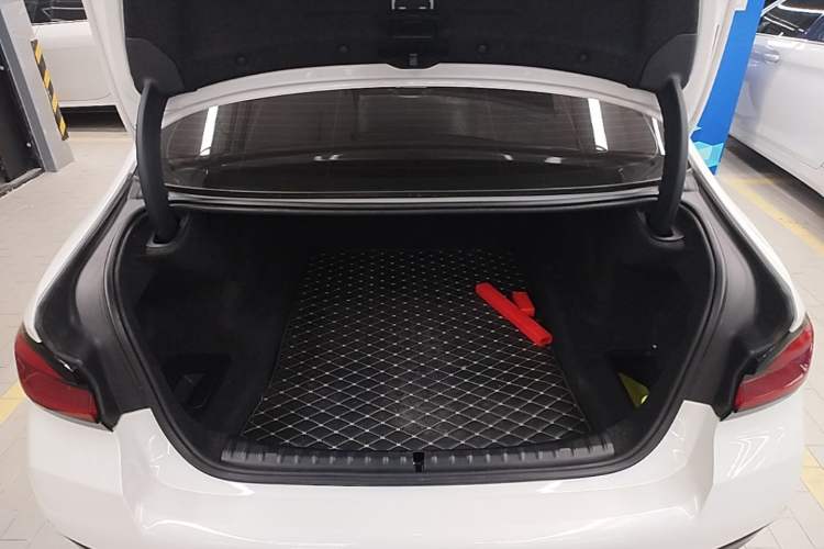 Used BMW 5 Series 2021 530Li Leading Model M Sport Package Trunk