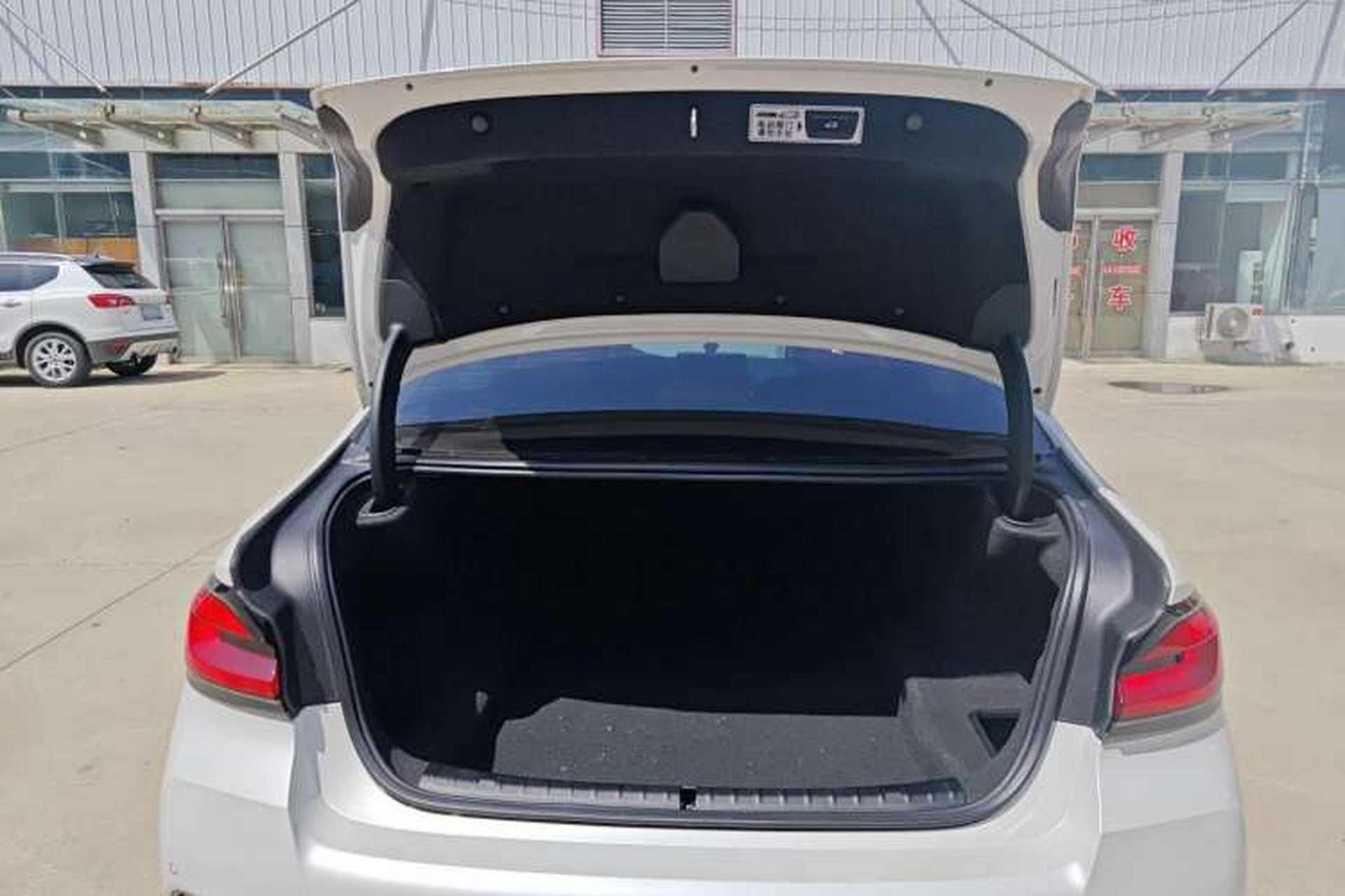 Used BMW 5 Series 2021 525Li M Sport Package Trunk