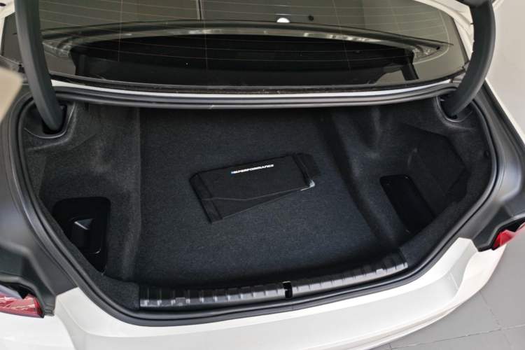 Used BMW 5 Series 2021 530Li Luxury Edition Premium Package Trunk