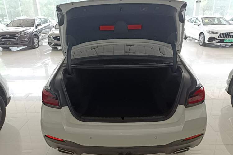 Used BMW 5 Series 2021 Facelifted 530Li Leading Edition M Sport Package Trunk