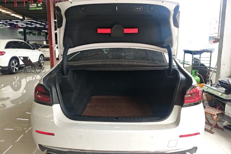 Used BMW 5 Series 2021 530Li Leading Luxury Package Trunk