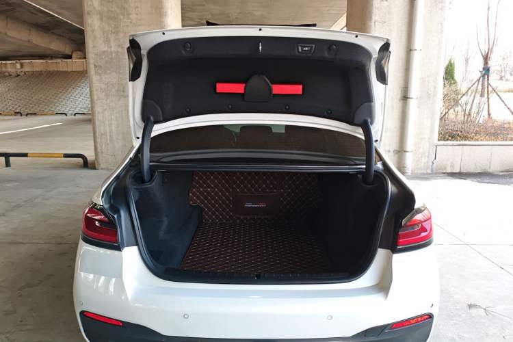 Used BMW 5 Series 2021 530Li Leading Model M Sport Package Trunk