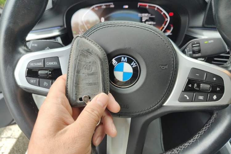 Used BMW 5 Series 2021 525i M Sport Package Vehicle Key