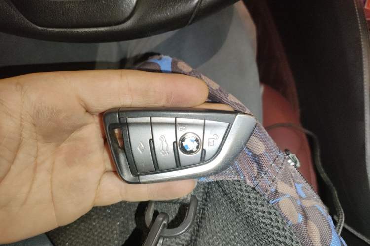 Used BMW 5 Series 2021 Restyled 530Li Leading Edition Luxury Package Vehicle Key