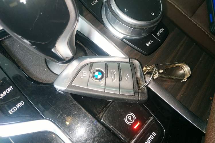 Used BMW 5 Series 2021 Restyled 530Li Leading Edition Luxury Package Vehicle Key