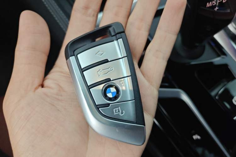 Used BMW 5 Series 2021 Facelifted 530Li Leading Edition M Sport Package Vehicle Key