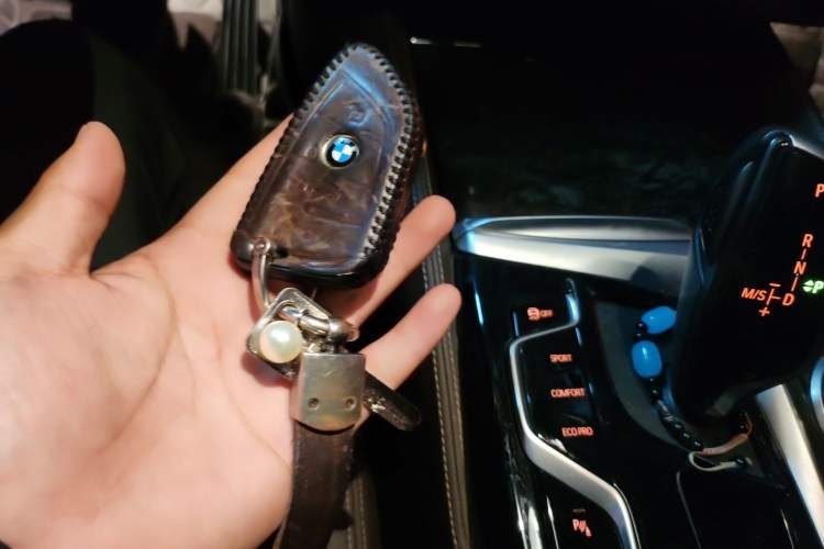 Used BMW 5 Series 2021 Restyled 530Li Luxury Edition M Sport Package Vehicle Key
