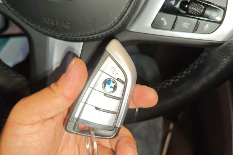 Used BMW 5 Series 2021 525Li M Sport Package Vehicle Key