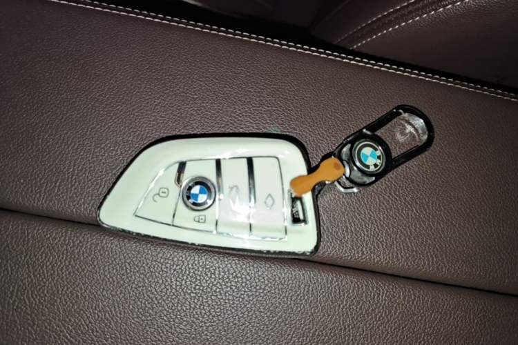 Used BMW 5 Series 2021 530Li Luxury Edition Premium Package Vehicle Key