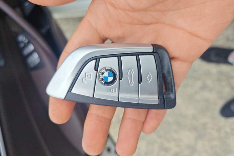 Used BMW 5 Series 2021 530Li Luxury Edition M Sport Package Vehicle Key