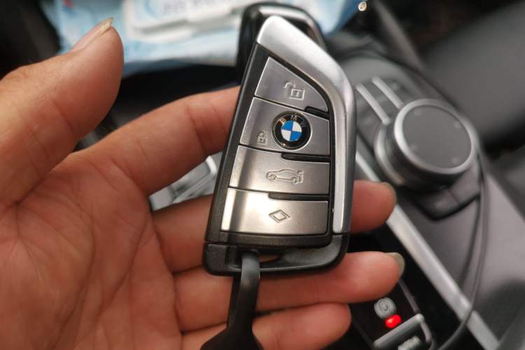 Used BMW 5 Series 2021 525i M Sport Package Vehicle Key