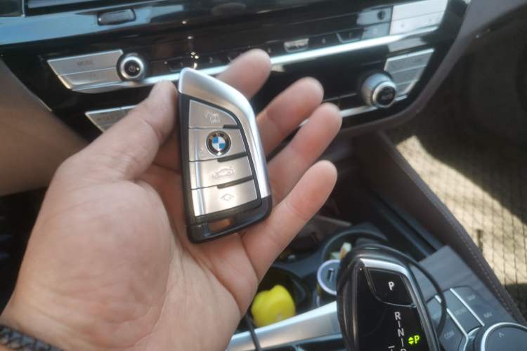 Used BMW 5 Series 2021 Restyled 530Li Leading Edition Luxury Package Vehicle Key
