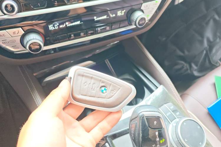 Used BMW 5 Series 2021 Facelifted 525Li M Sport Package Vehicle Key