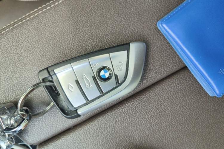 Used BMW 5 Series 2021 530Li Luxury Edition M Sport Package Vehicle Key